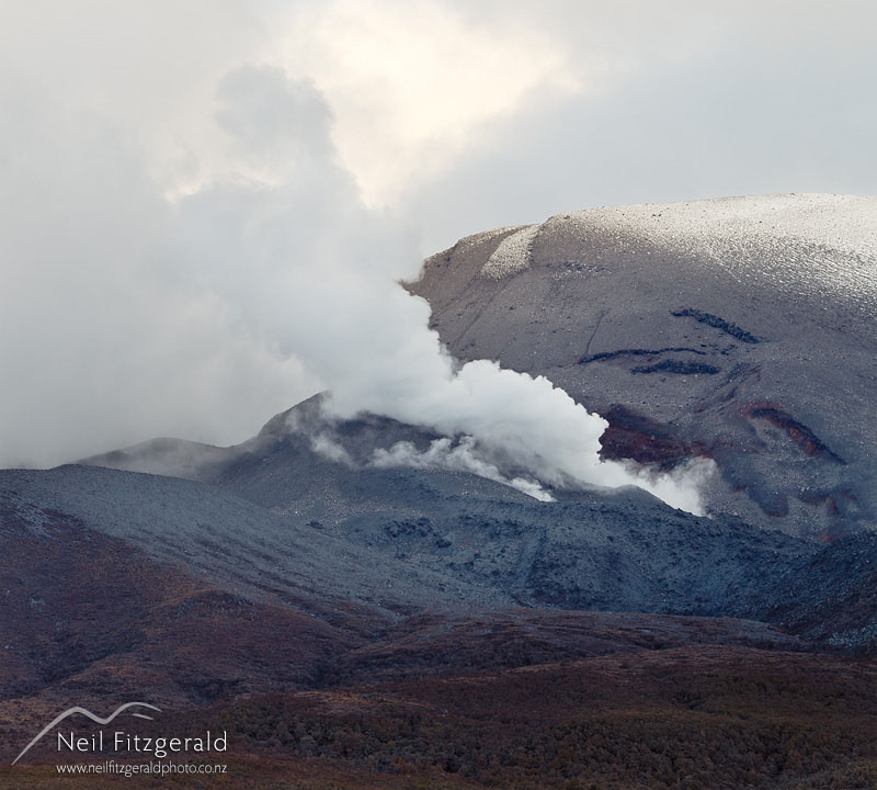 Tongariro-eruption-18771-18772.jpg